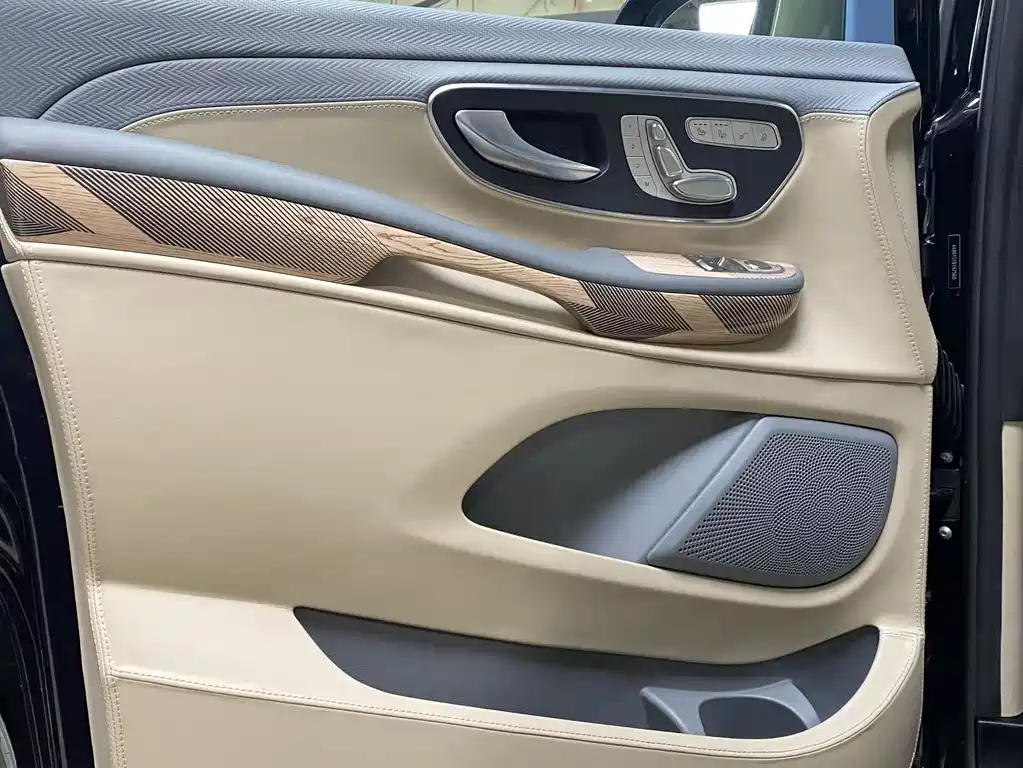 MERCEDES-BENZ V CLASS