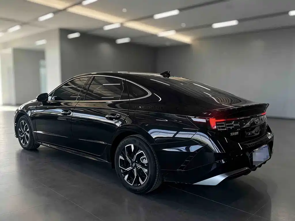 Hyundai Sonata — миниатюра 11