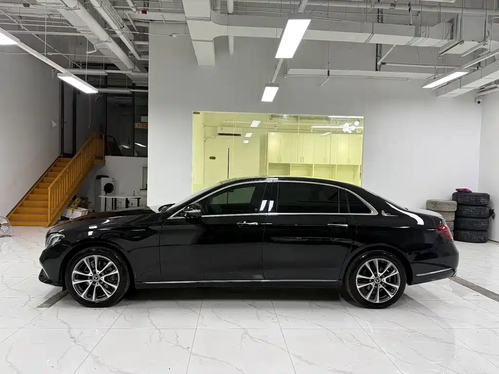 Mercedes-Benz E-Class — миниатюра 3