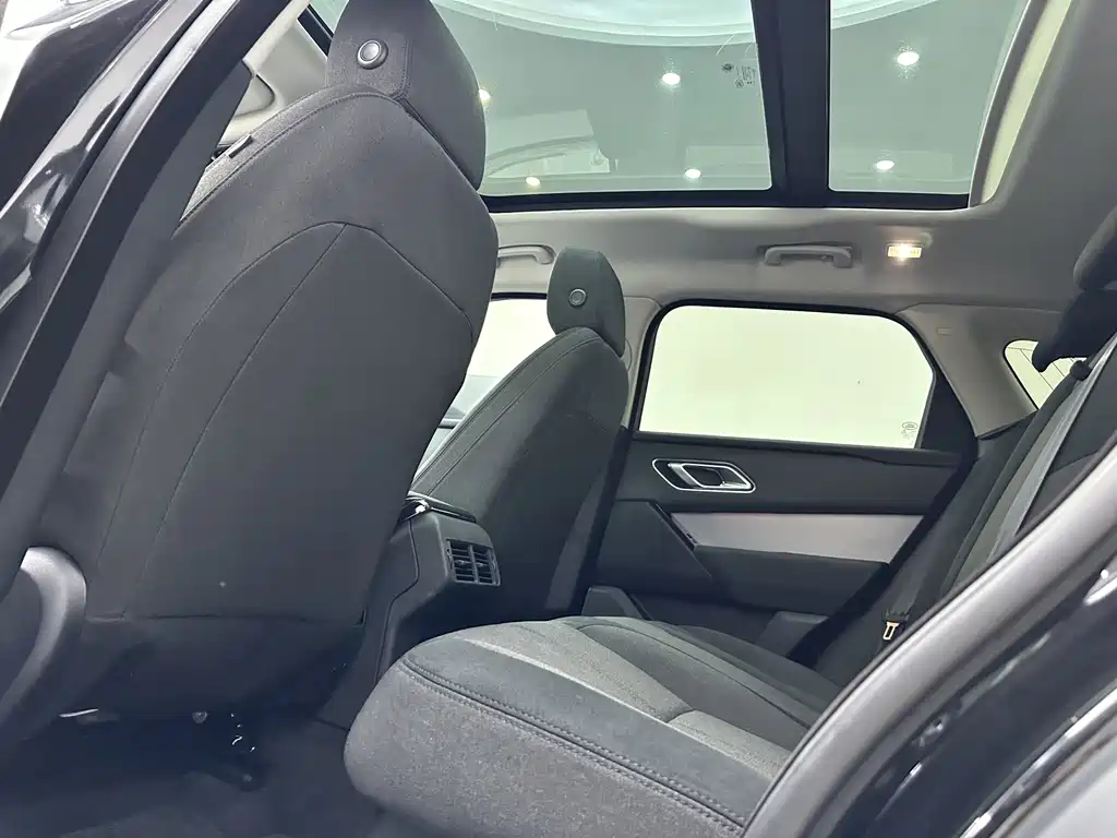 Land Rover Velar — миниатюра 12