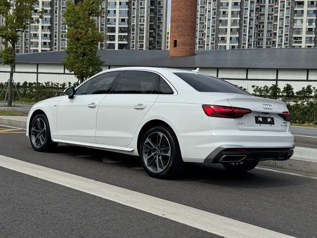 Audi A4L — миниатюра 14