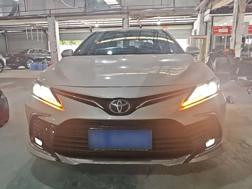 Toyota Camry — миниатюра 3