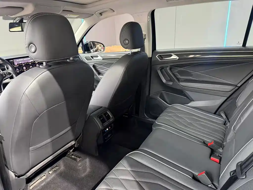 Volkswagen Tiguan L — миниатюра 10