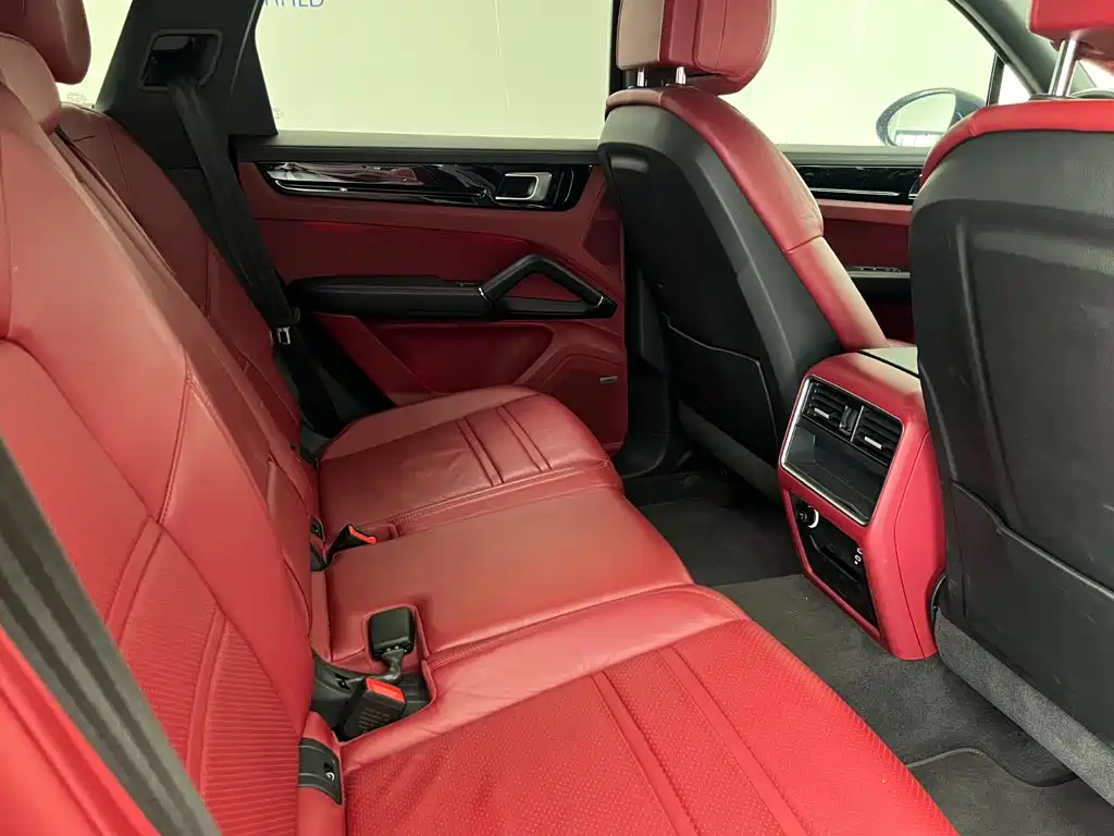 Porsche Cayenne — миниатюра 16