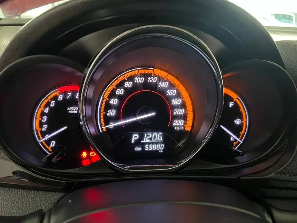 Toyota Yaris L — миниатюра 14