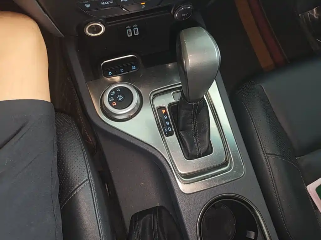 Ford Everest — миниатюра 10