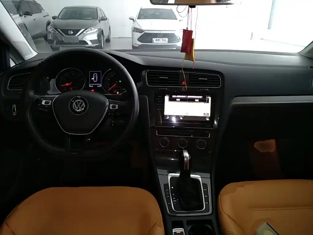 Volkswagen Golf — миниатюра 10