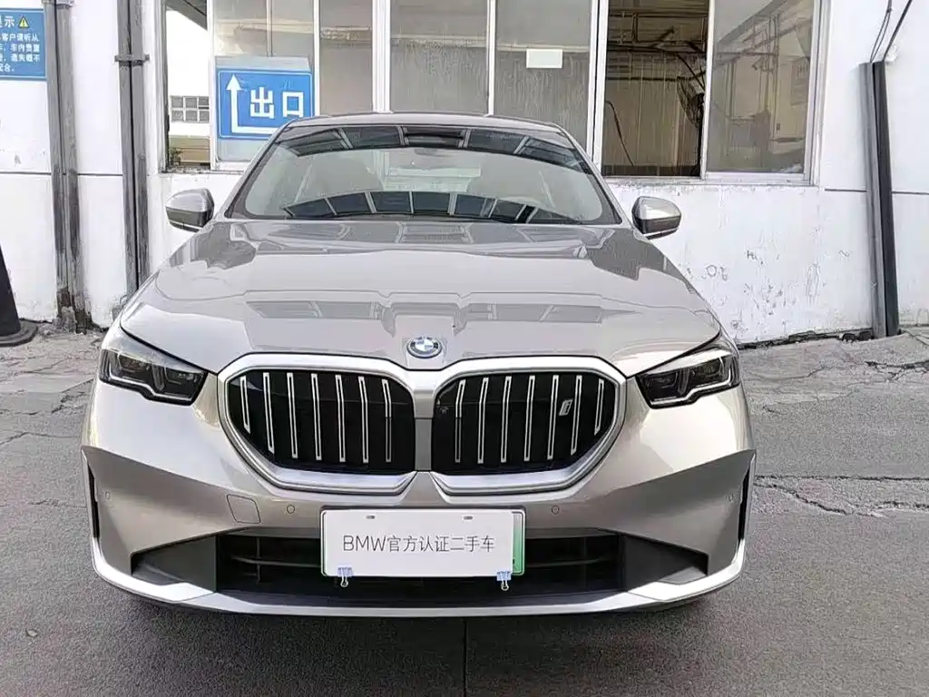 BMW i5 — миниатюра 2