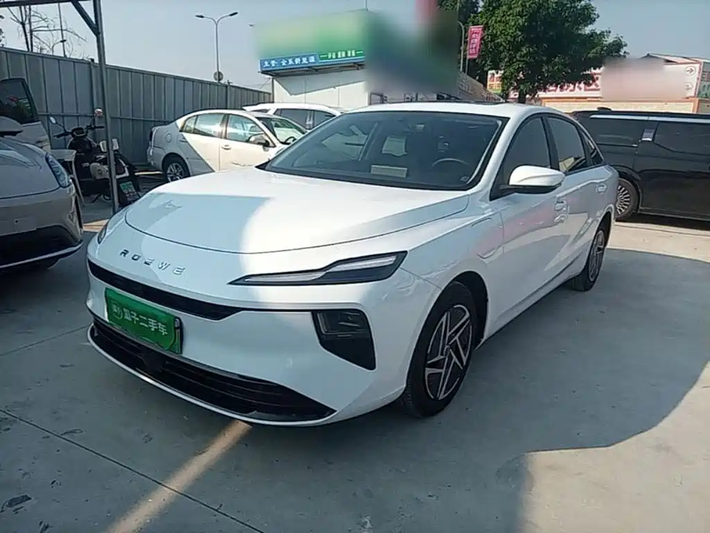 Roewe Young Wai D6