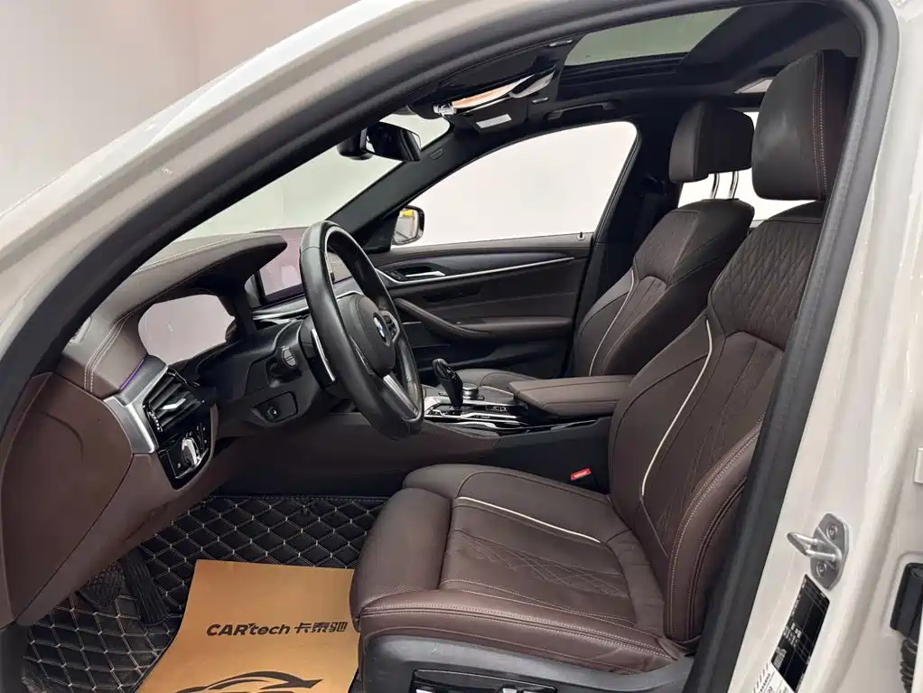 BMW 5 Series — миниатюра 8