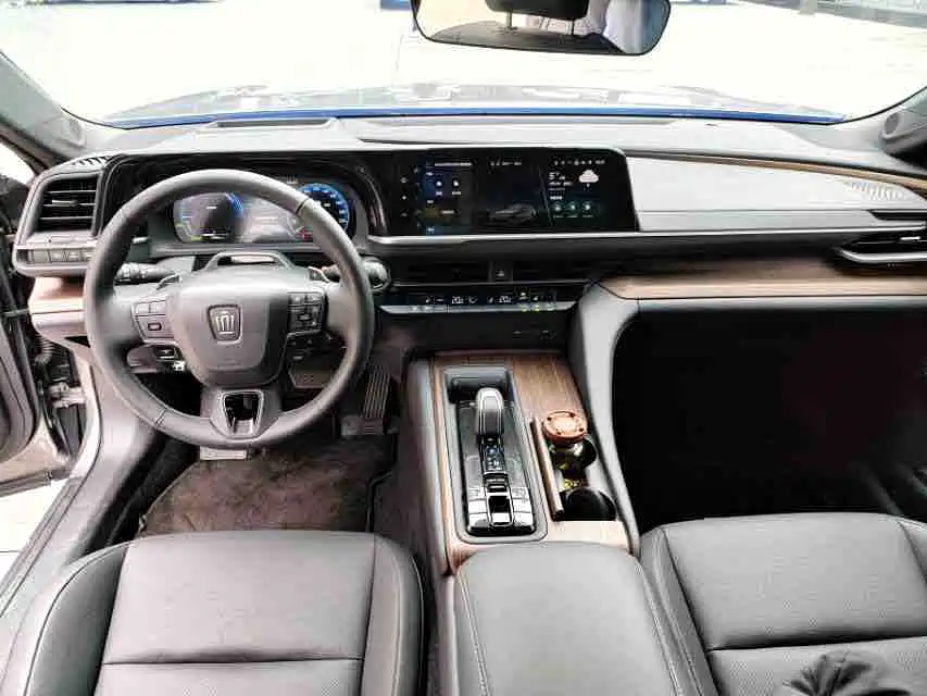 Toyota Crown (Import) — миниатюра 6