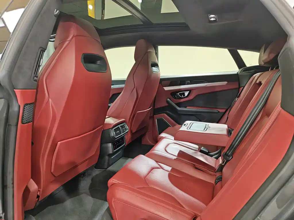 Lamborghini Urus — миниатюра 8
