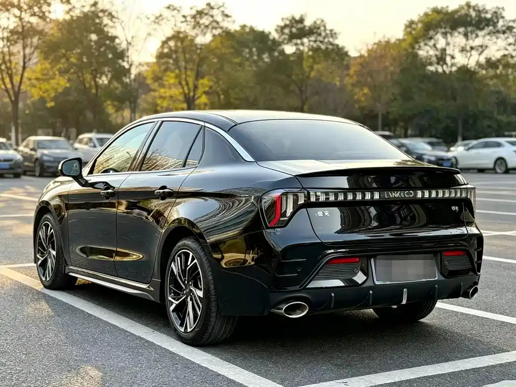 Lynk & Co 03 — миниатюра 14