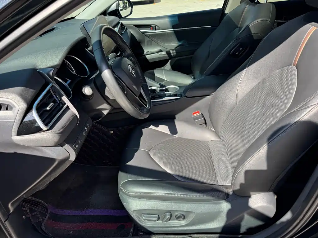 Toyota Camry — миниатюра 5