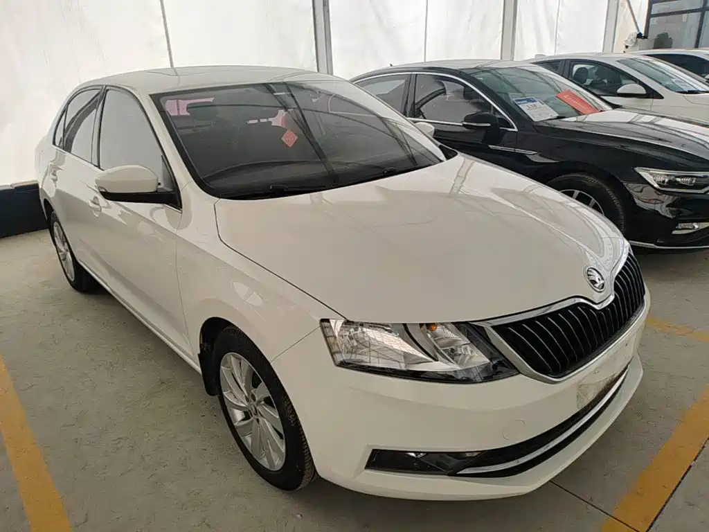 Skoda Rapid — миниатюра 4