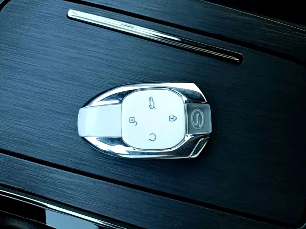 GAC Motor Trumpchi ES9 — миниатюра 9