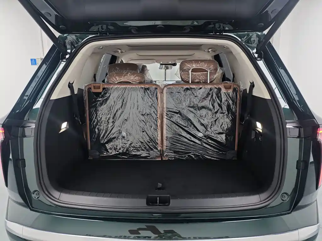 Wuling Xingguang L — миниатюра 10