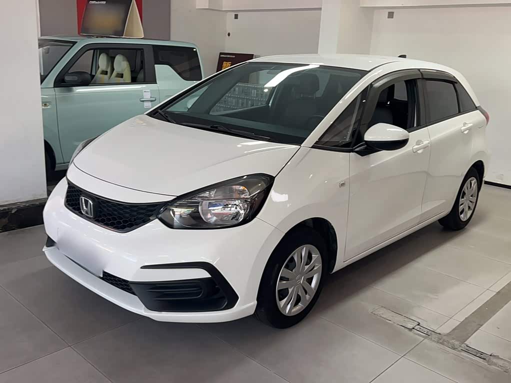 Honda Fit 1.5 л 2021 г. Белый, пробег 48099 км