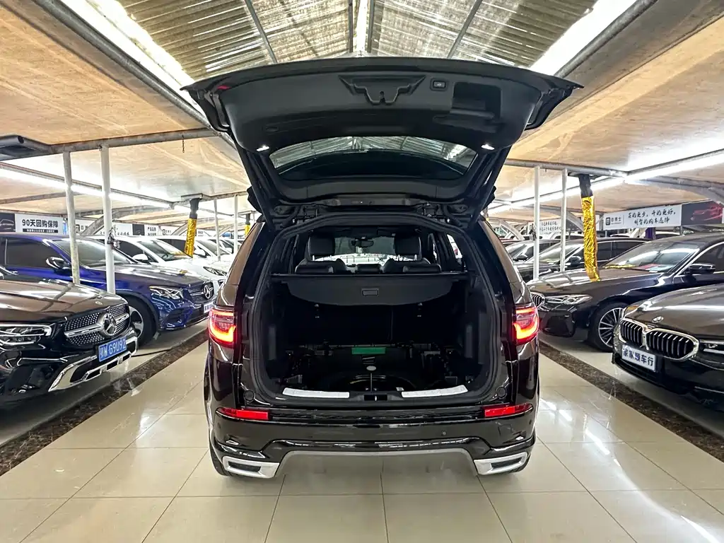 Land Rover Discovery Sport — миниатюра 18