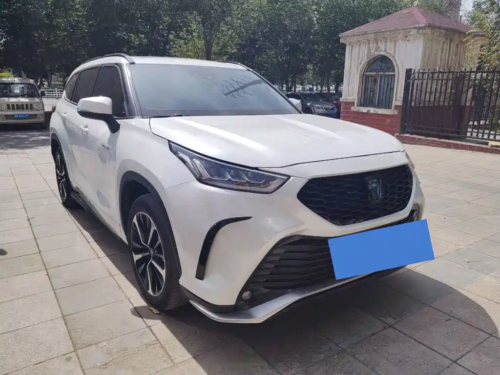 Toyota Crown Kluger — миниатюра 2