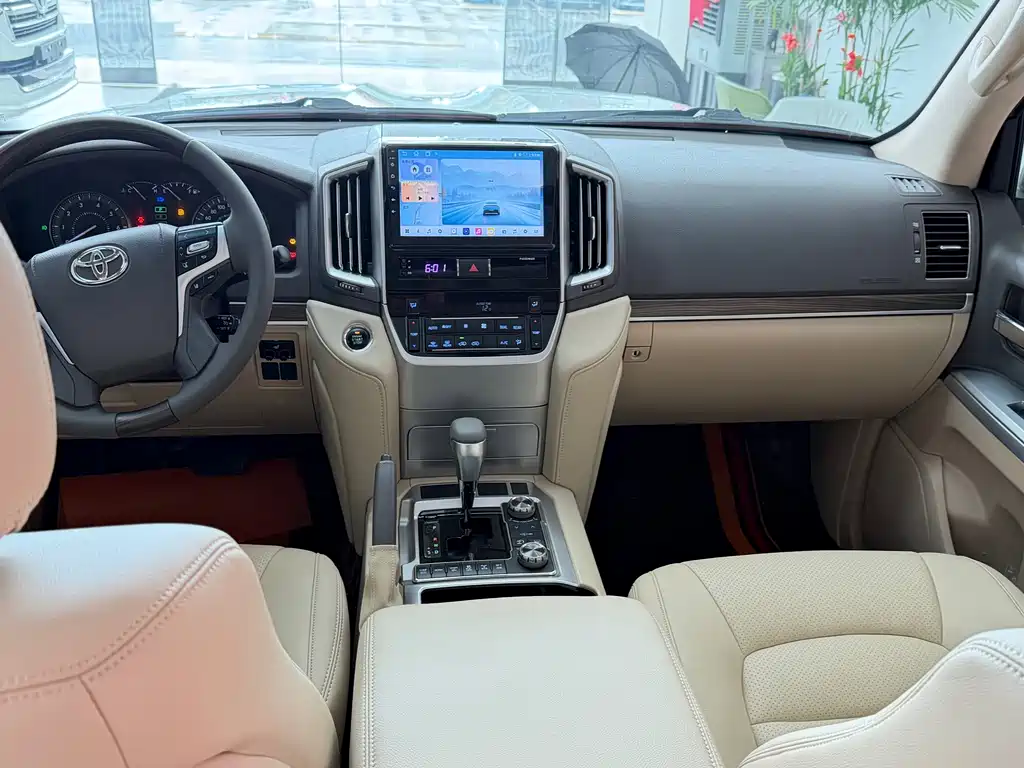 Toyota Land Cruiser 2012 4.0L AT VX