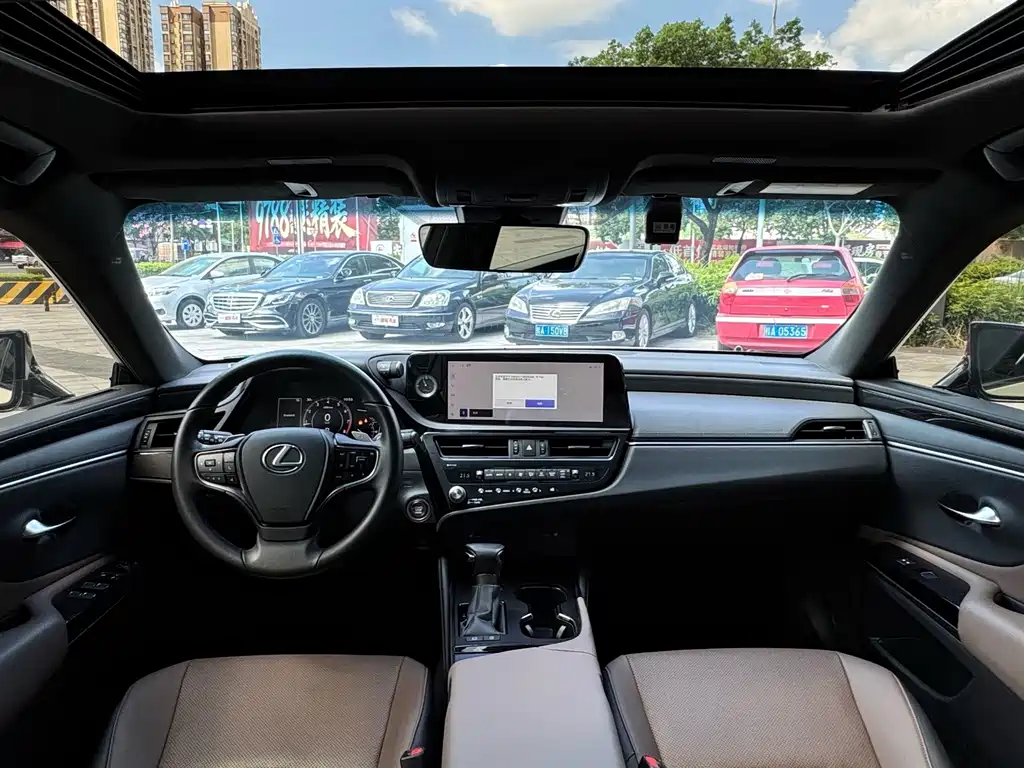 Lexus ES — миниатюра 16