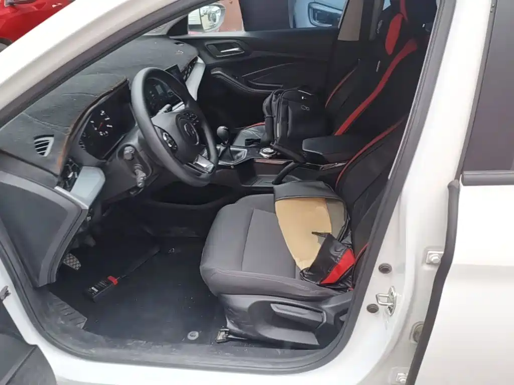 MG MG5 — миниатюра 15