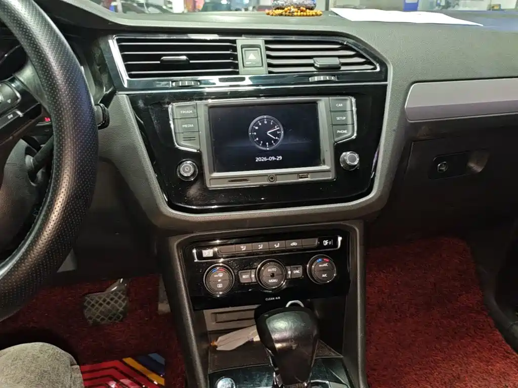 Volkswagen Tiguan L — миниатюра 18
