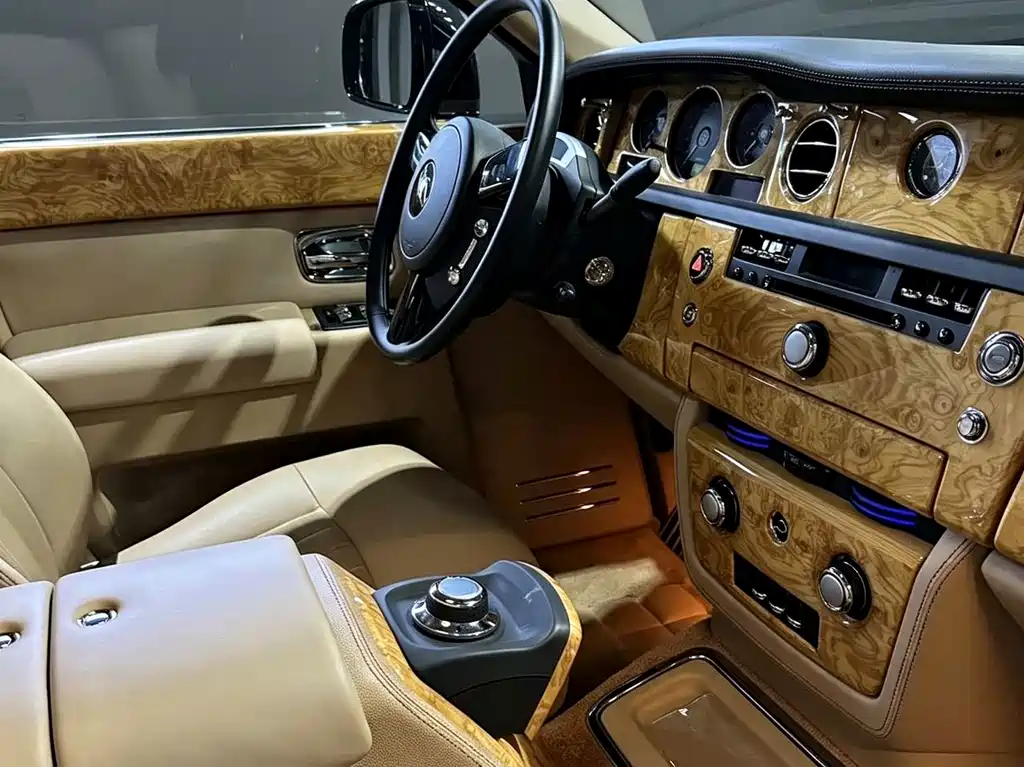 Rolls-Royce Phantom — миниатюра 9