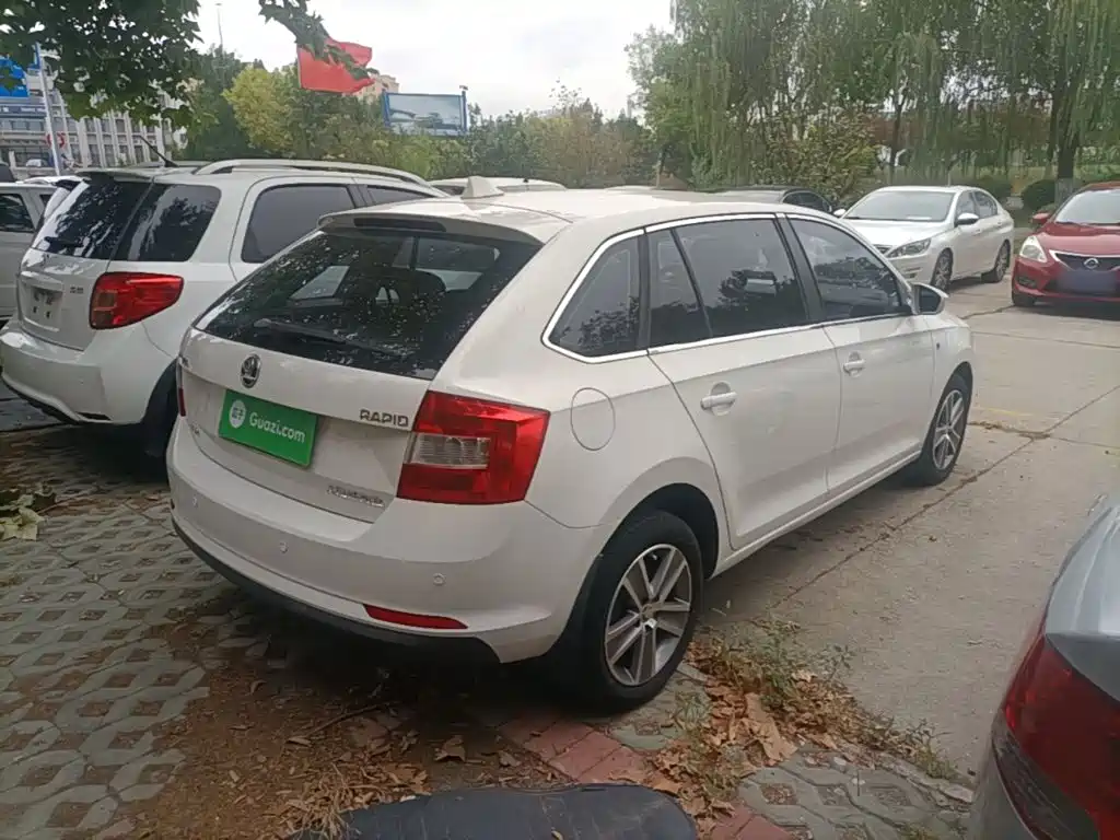 Skoda Rapid Spaceback — миниатюра 7