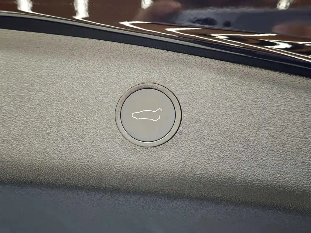 Tesla Model 3 — миниатюра 20