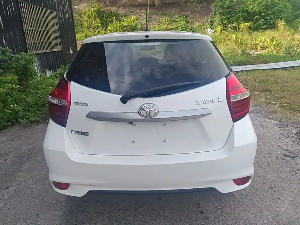 Toyota Yaris L — миниатюра 6