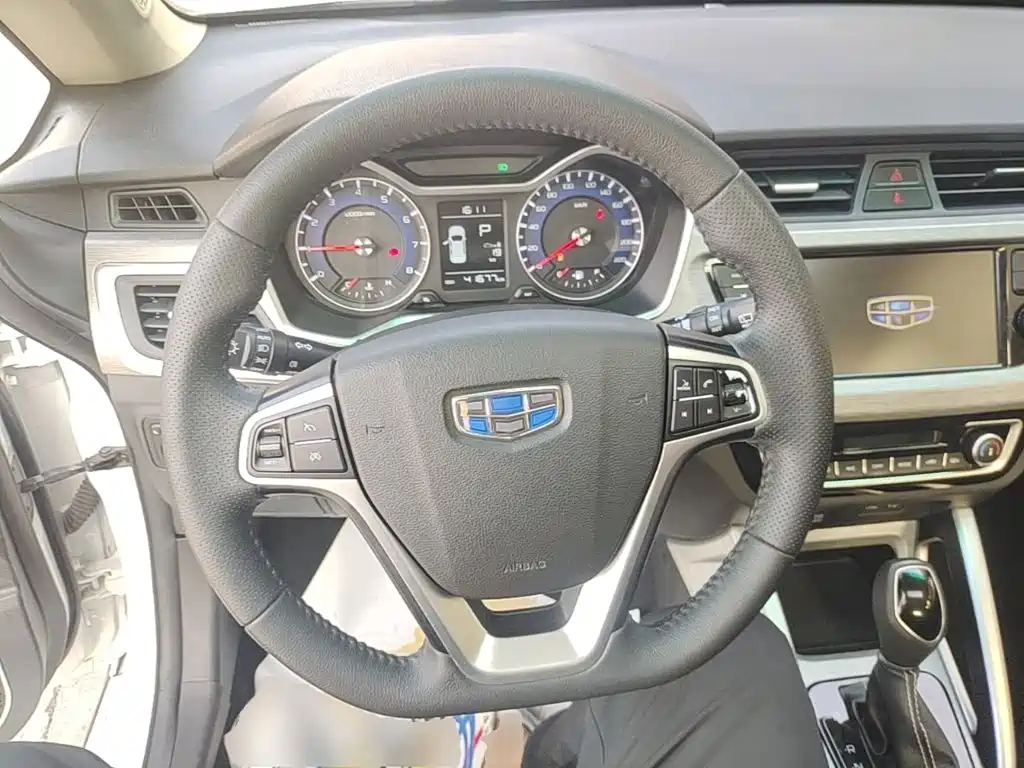 Geely Vision X3 — миниатюра 11