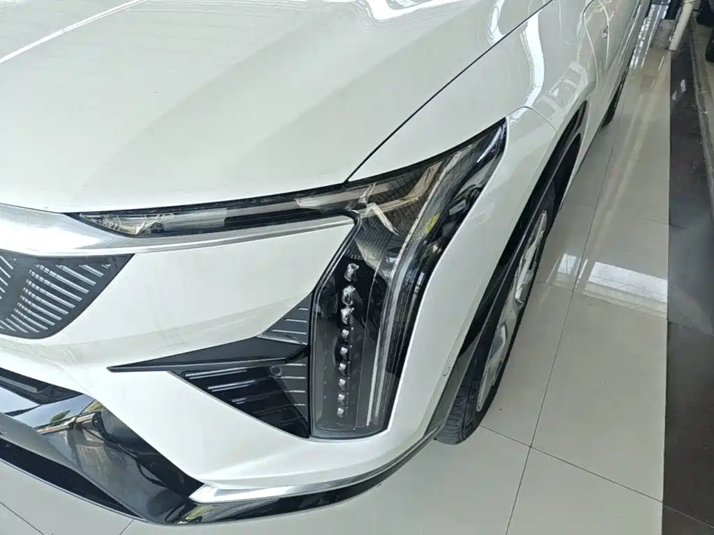 Cadillac IQ — миниатюра 24