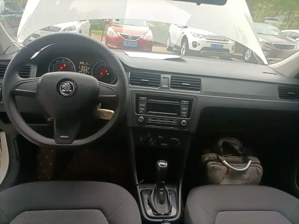 Skoda Rapid Spaceback — миниатюра 10