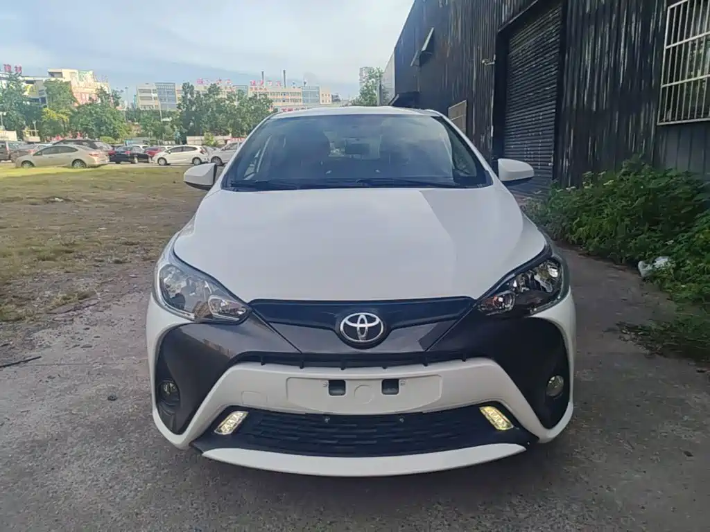 Toyota Yaris L — миниатюра 3