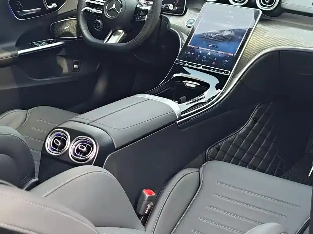 Mercedes-Benz C-Class — миниатюра 7