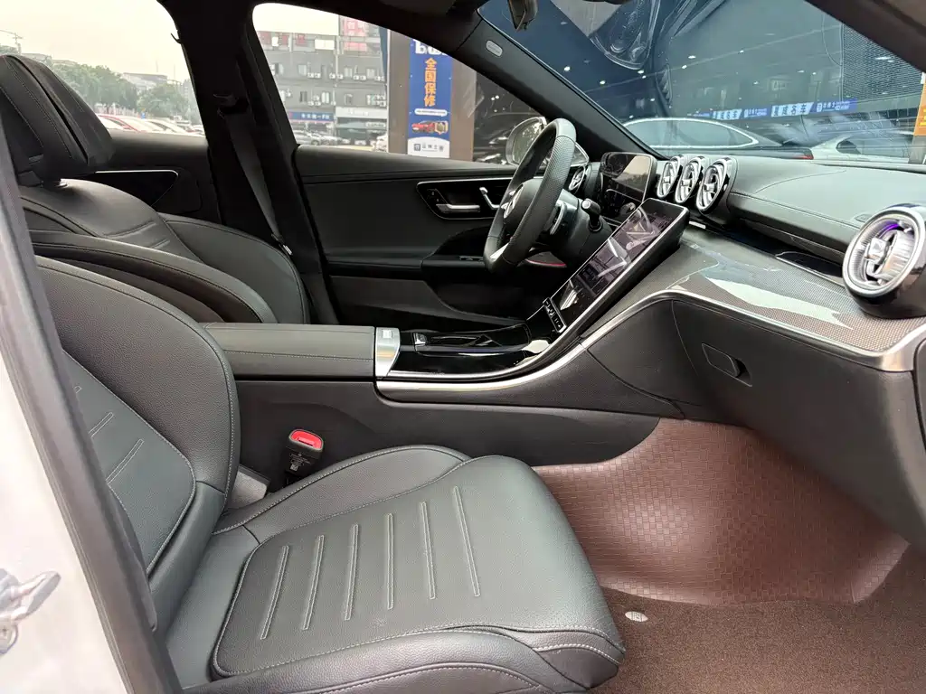 Mercedes-Benz C-Class — миниатюра 13