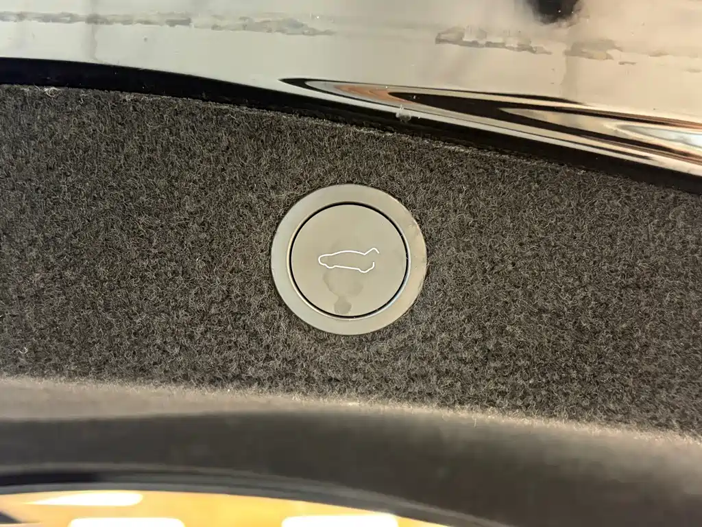 Tesla Model 3 — миниатюра 20