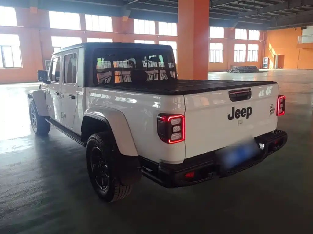 Jeep Gladiator — миниатюра 5