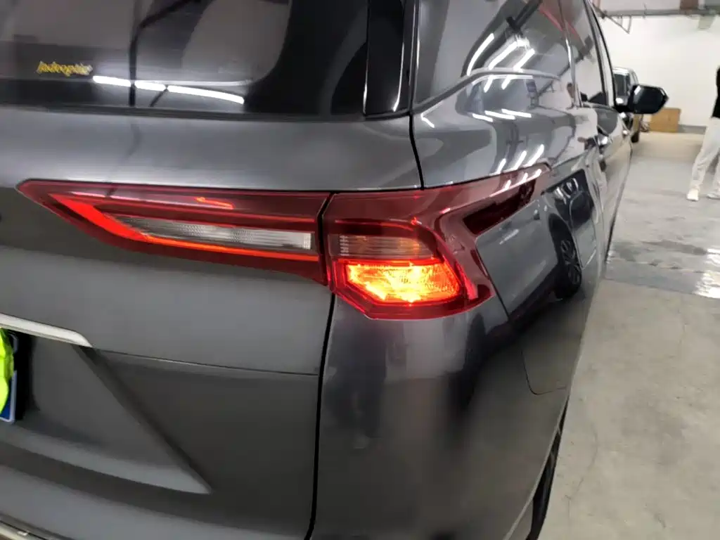 Wuling Victory — миниатюра 8