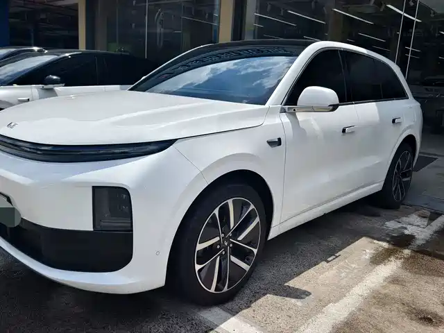 Li Auto L6
