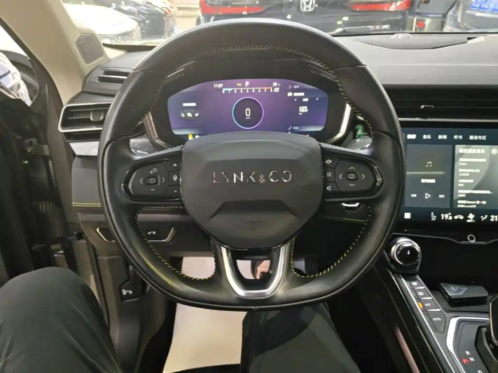 Lynk & Co 05 — миниатюра 11