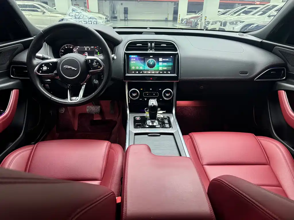Jaguar XEL 2021 2.0T 200PS R-DYNAMIC Sport