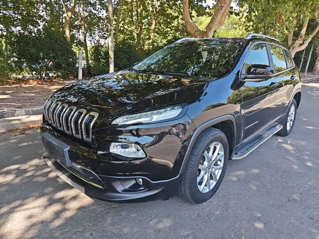 Jeep Cherokee — миниатюра 2