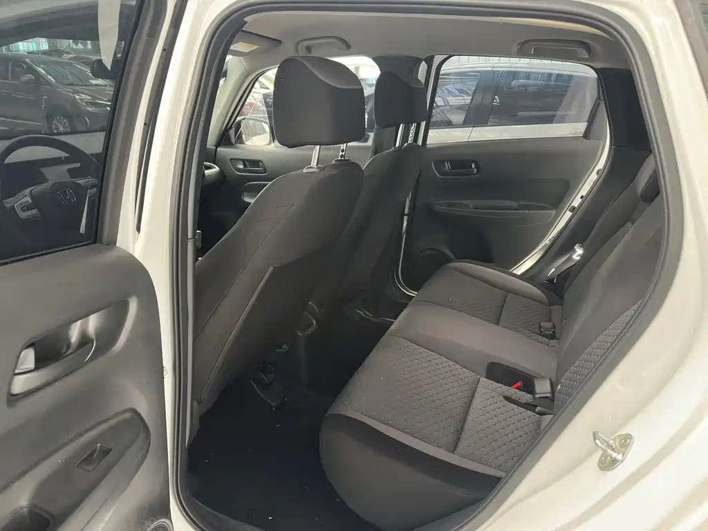 Honda Fit — миниатюра 9