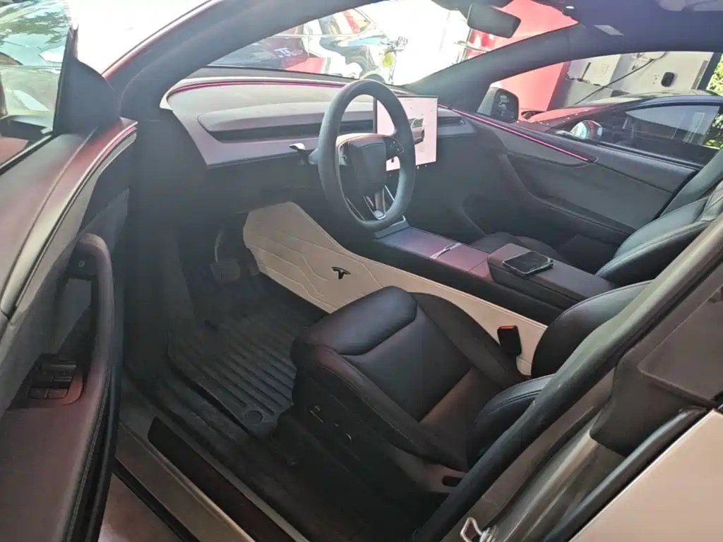 Tesla Model Y L — миниатюра 16