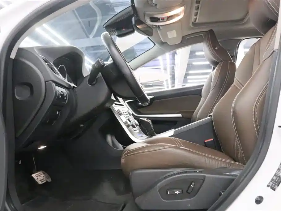 Volvo S60 PHEV — миниатюра 12
