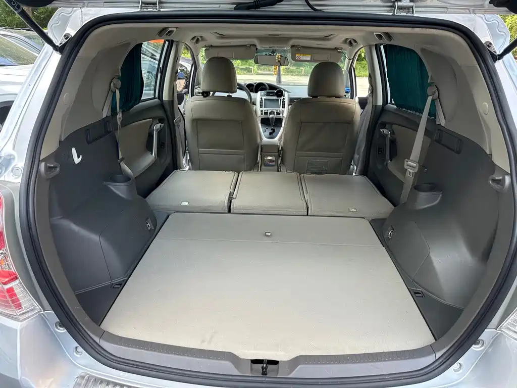 Toyota Verso — миниатюра 15