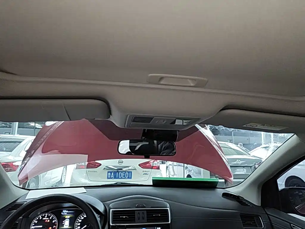 Nissan Tiida — миниатюра 18